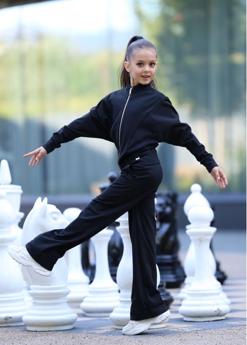 ROYAL suit with long zipper and widened trousers (black fleece)